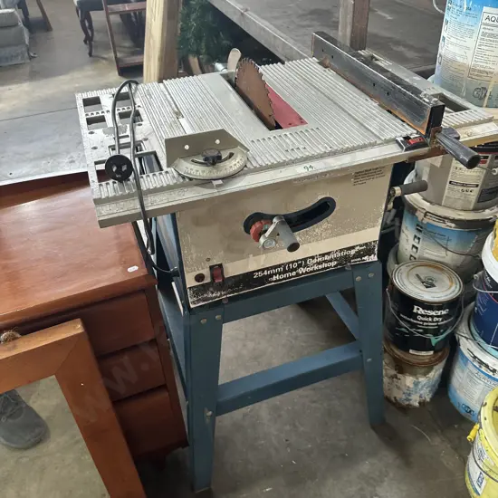 Saw bench
