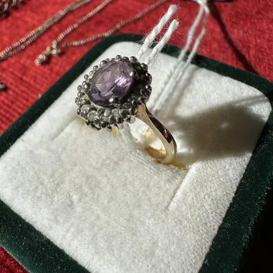 9ct Gold & Amythest ring