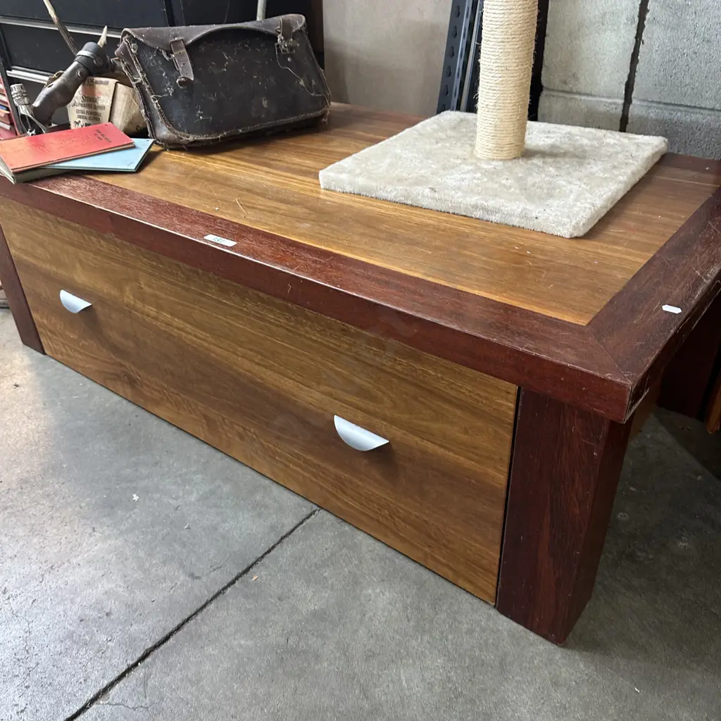 Storage coffee table Image 1++