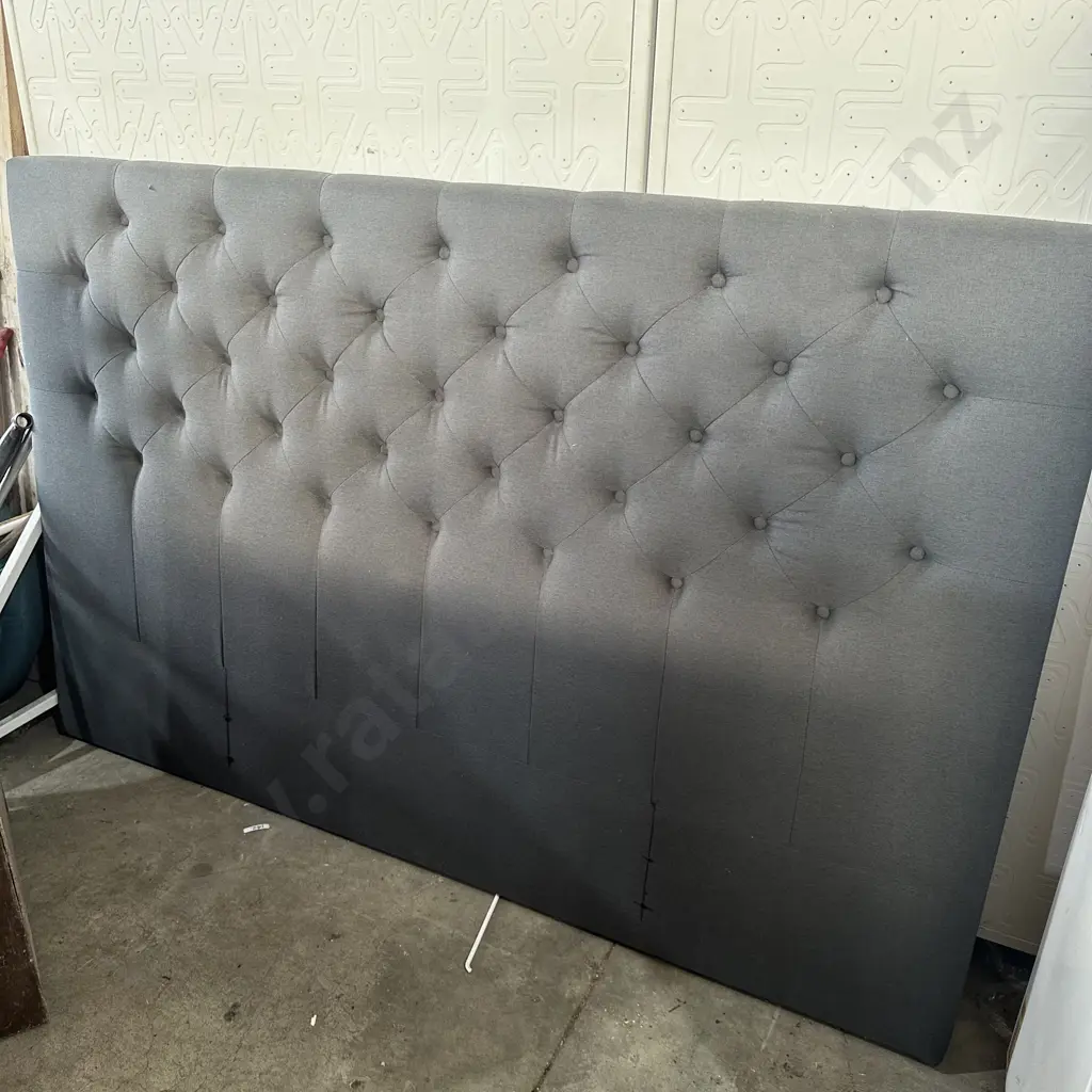 Large buttoned headboard 1900mm Image 1++