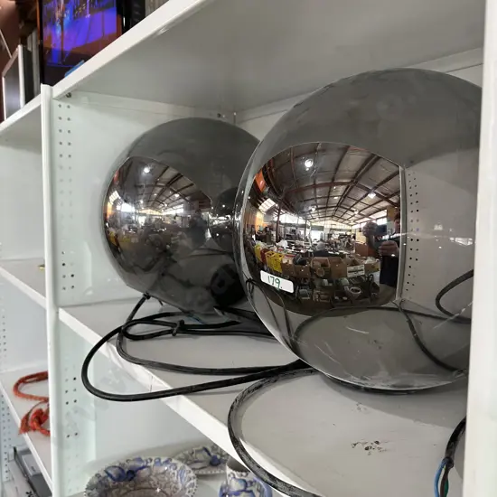 Pair lights