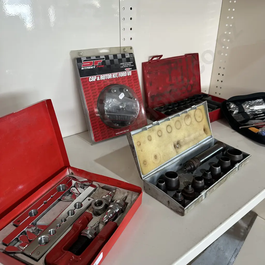 Shelf lot of tools Image 1++