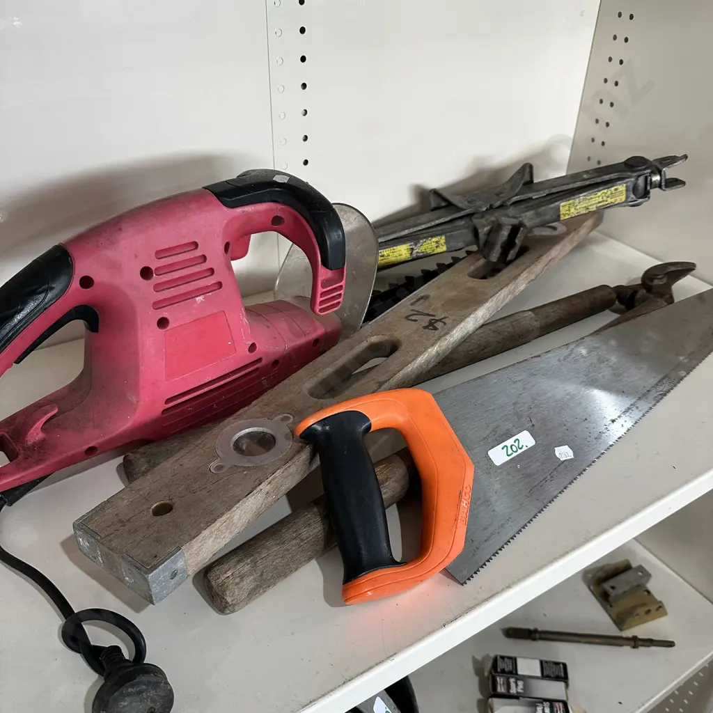 Hedge trimmer, Scissor jack,hand saw etc Image 1++