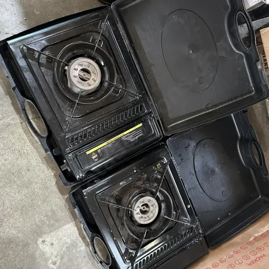 2 portable camp stoves