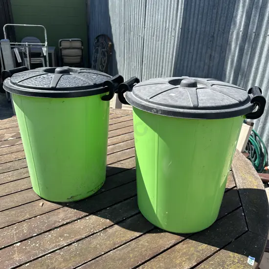 pr of lidded bins