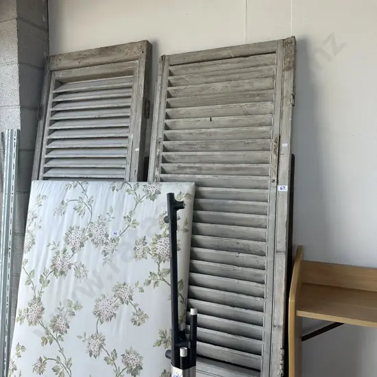 Pr vintage shutters