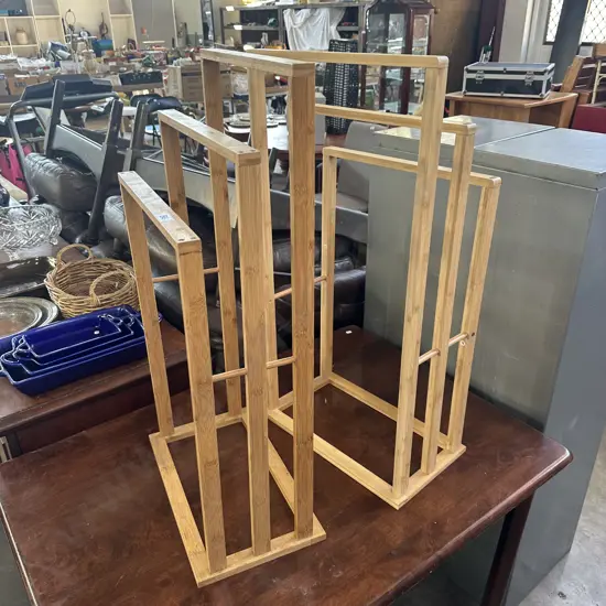 Pr towel stands