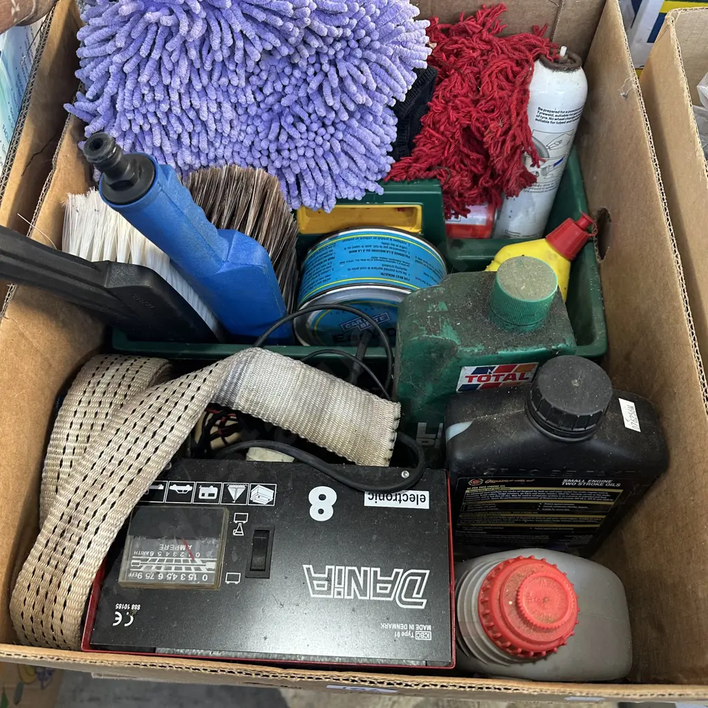 Battery charger, oils and car care Image 1++