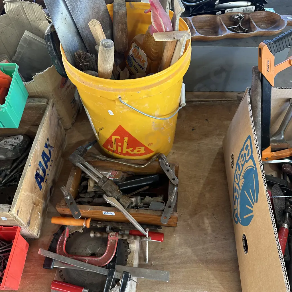 Concrete tools, clamps, hooks etc. Image 1++