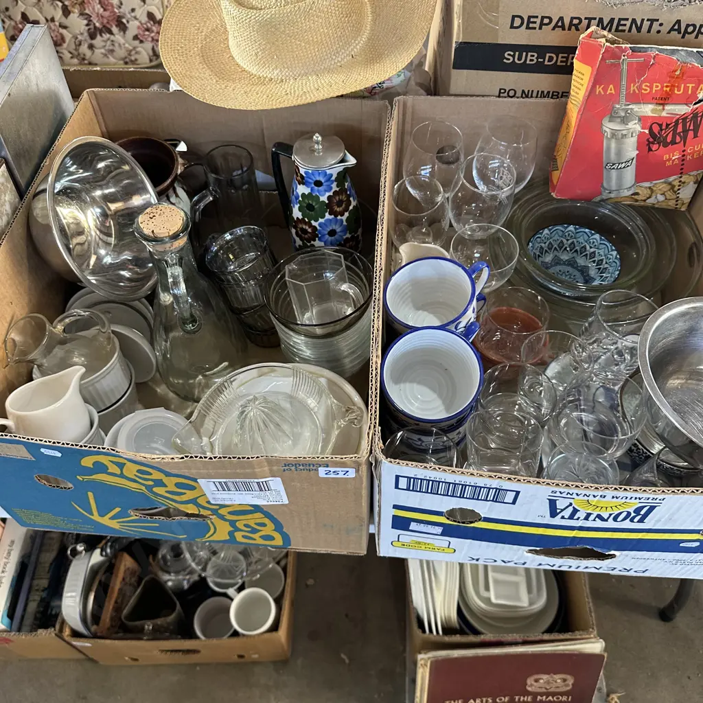 Two boxes glass bowls set and stainless steel, jugs and glassware etc. Image 1++