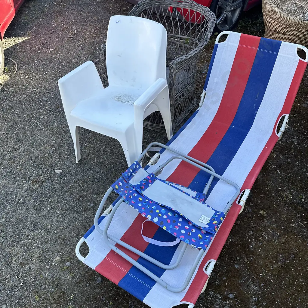 Lot of chairs and lounger Image 1++