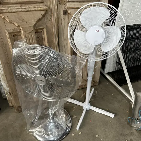 2 fans