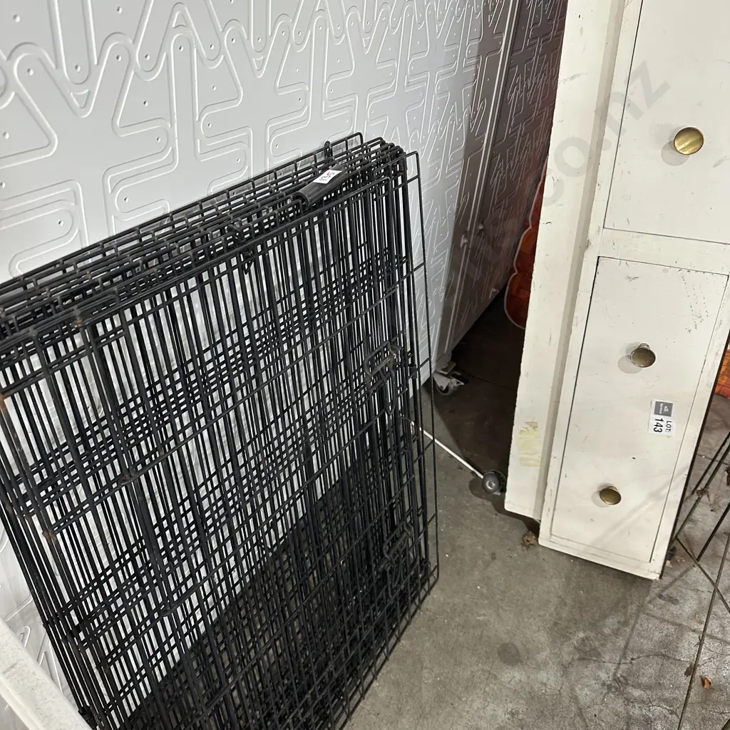Dog crate Image 1++