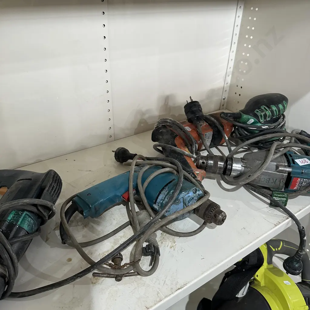 4 power drills and sander Image 1++
