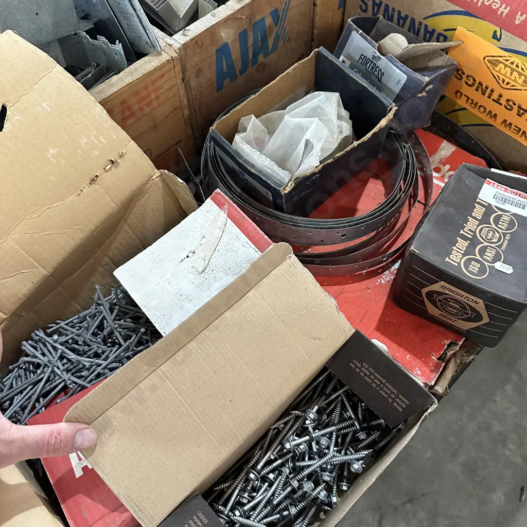 strapping and nails etc Image 1++