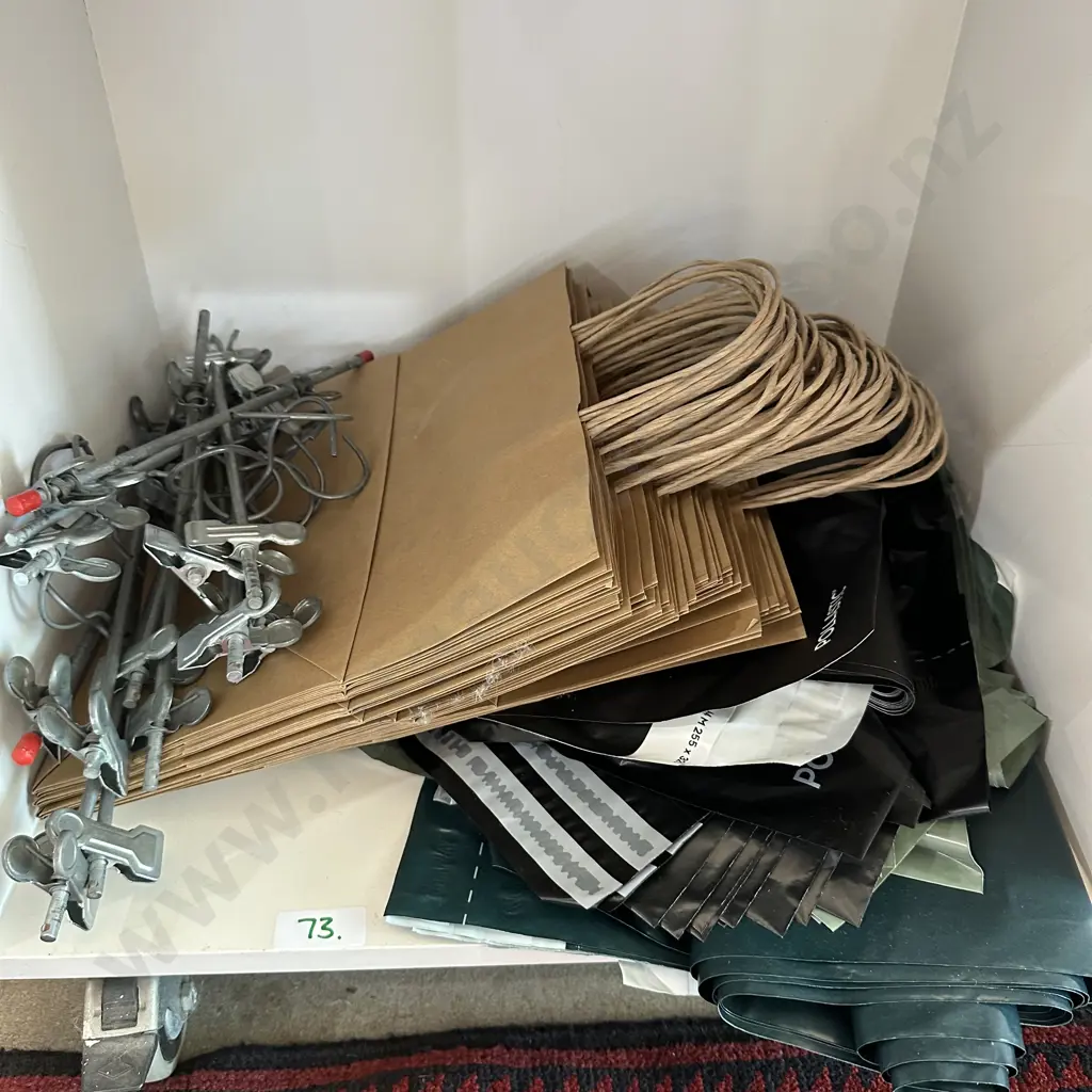 Packaging, hangers, bags Image 1++