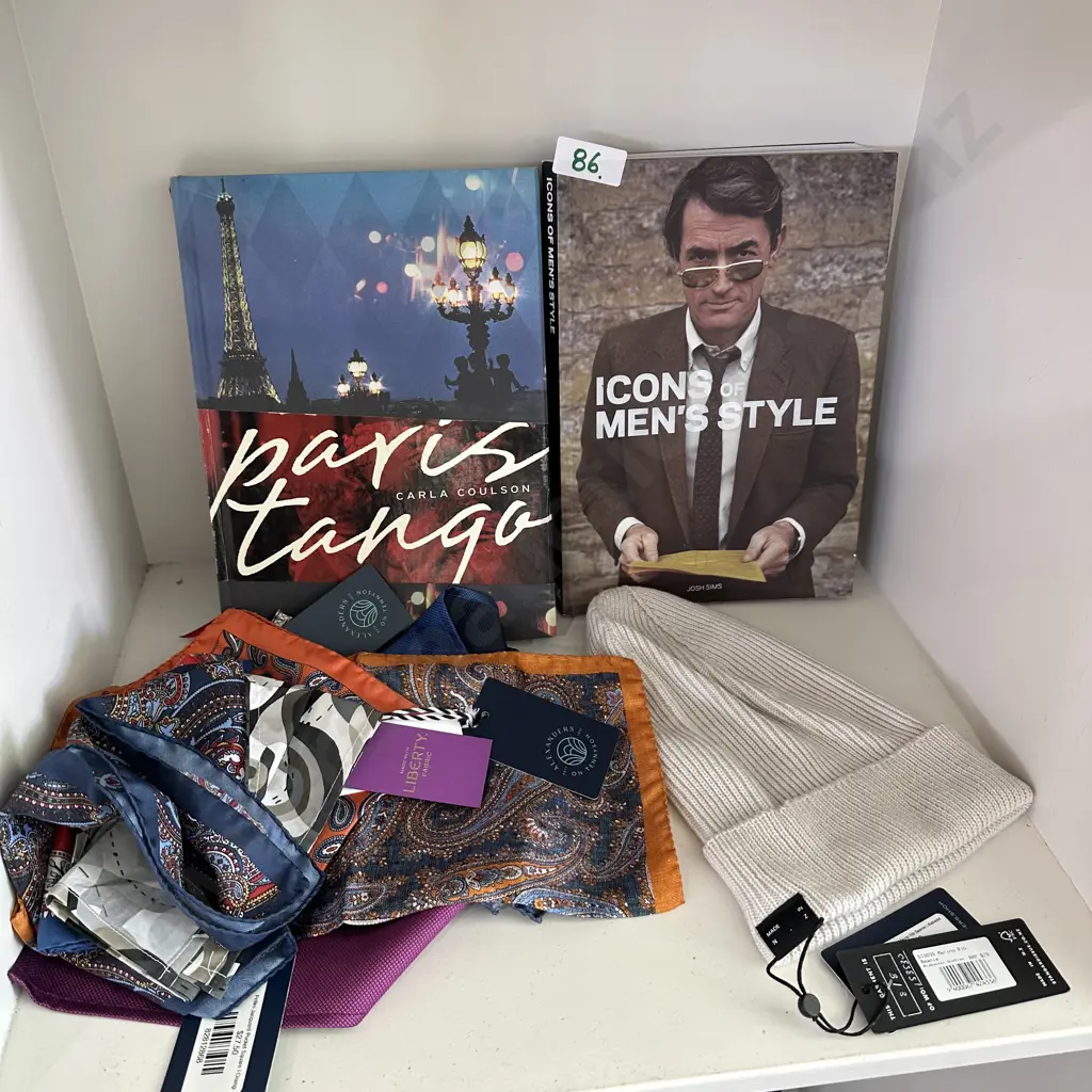 2 x books, 10 x pocket squares, Standard Issue Merino  bennie rrp $79 Image 1++
