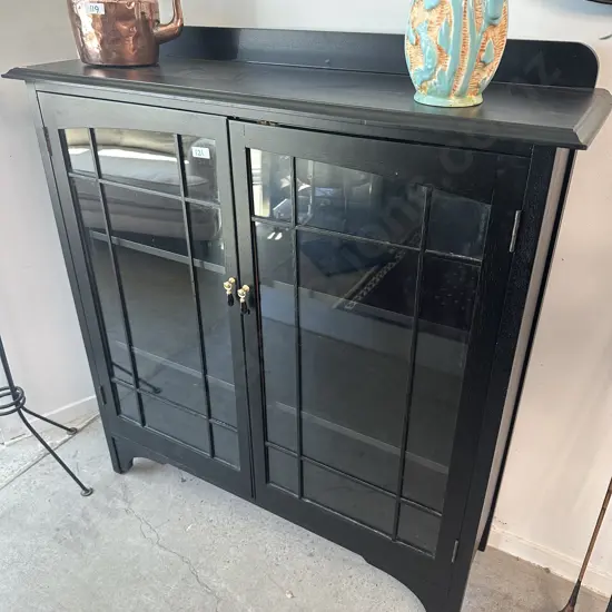 Black lacquer cabinet