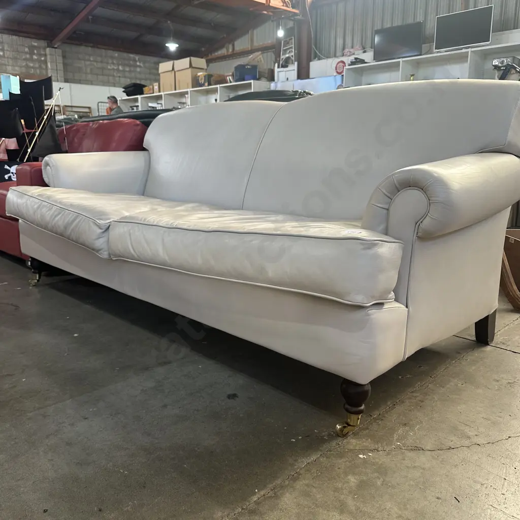 Montreux leather sofa made in ChCh Image 1++