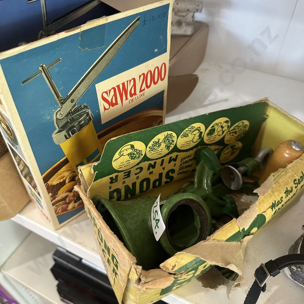 Boxed mincer and Sawa 2000 deluxe. Image 1++
