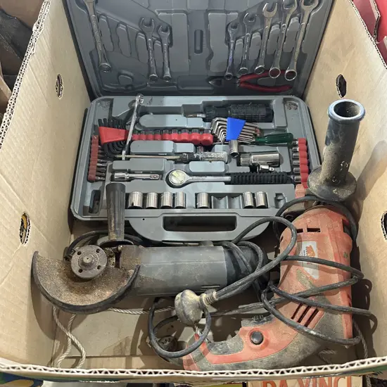 Tool set, electric drill and grinder