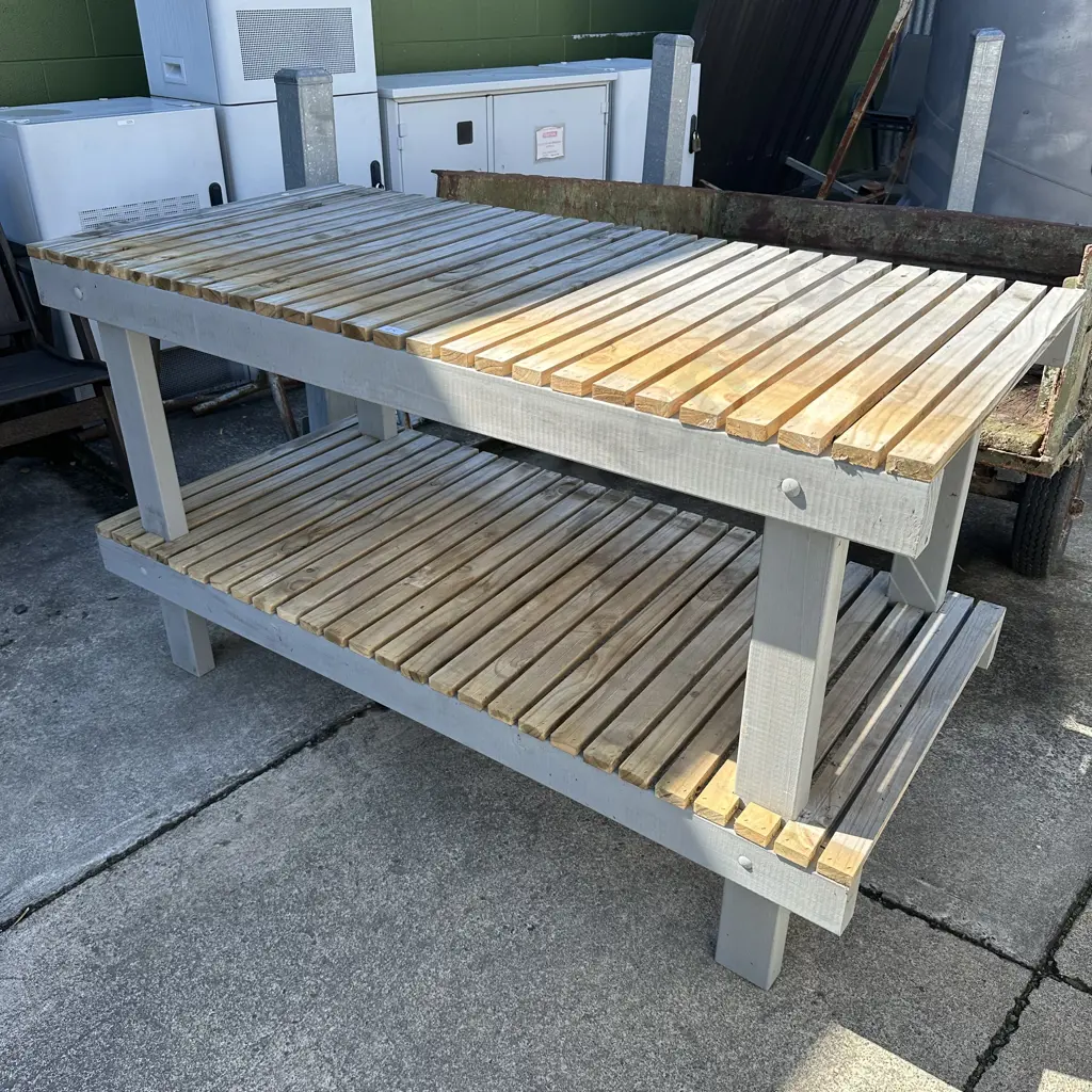 Large potting bench Image 1++