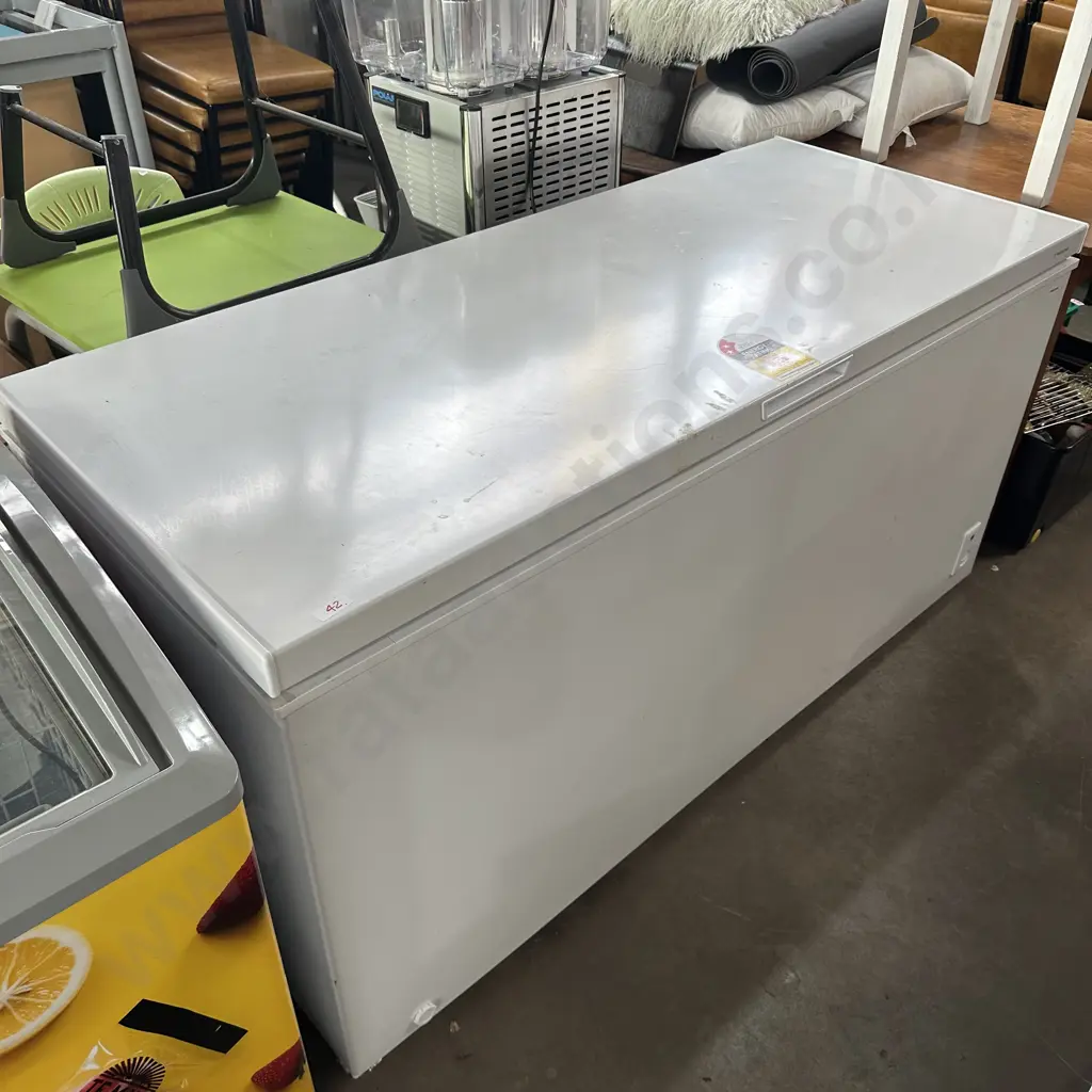 Large Westinghouse 500L chest freezer Image 1++