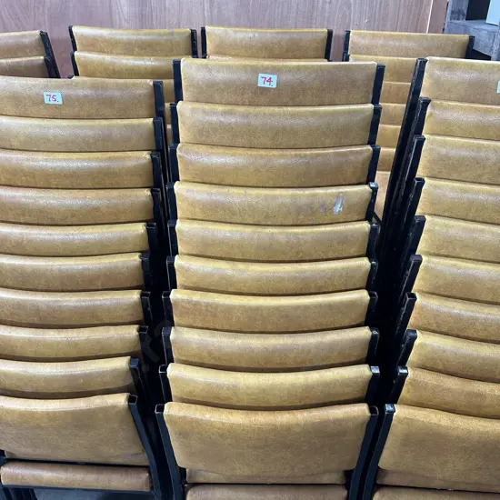 Set of 20 stackable chairs