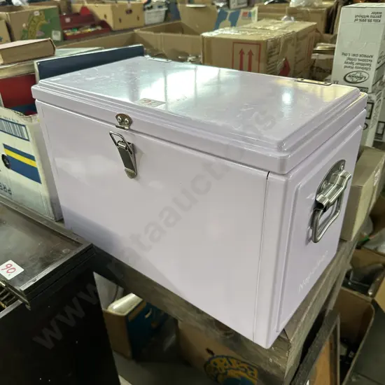 Chilly box