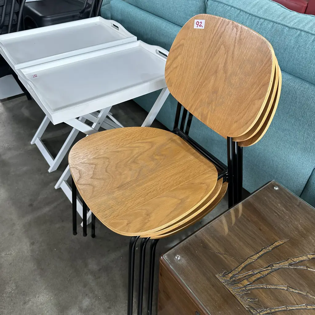 Set of three plywood chairs Image 1++