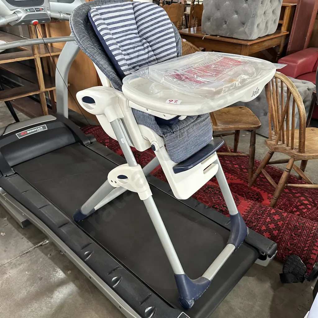 Good condition high chair Image 1++