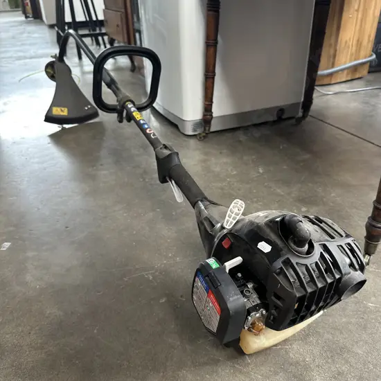 Petrol strimmer
