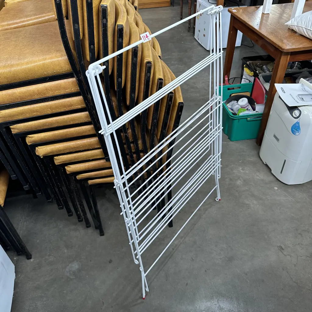 Good condition clothes airer Image 1++