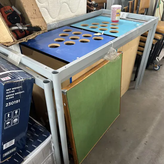 Beer pong game (2pics)