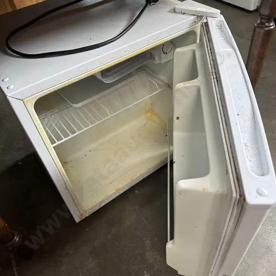 Living & co mini fridge