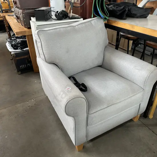 Lounge chair
