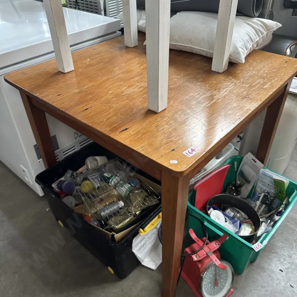 Square rimu table Image 1++