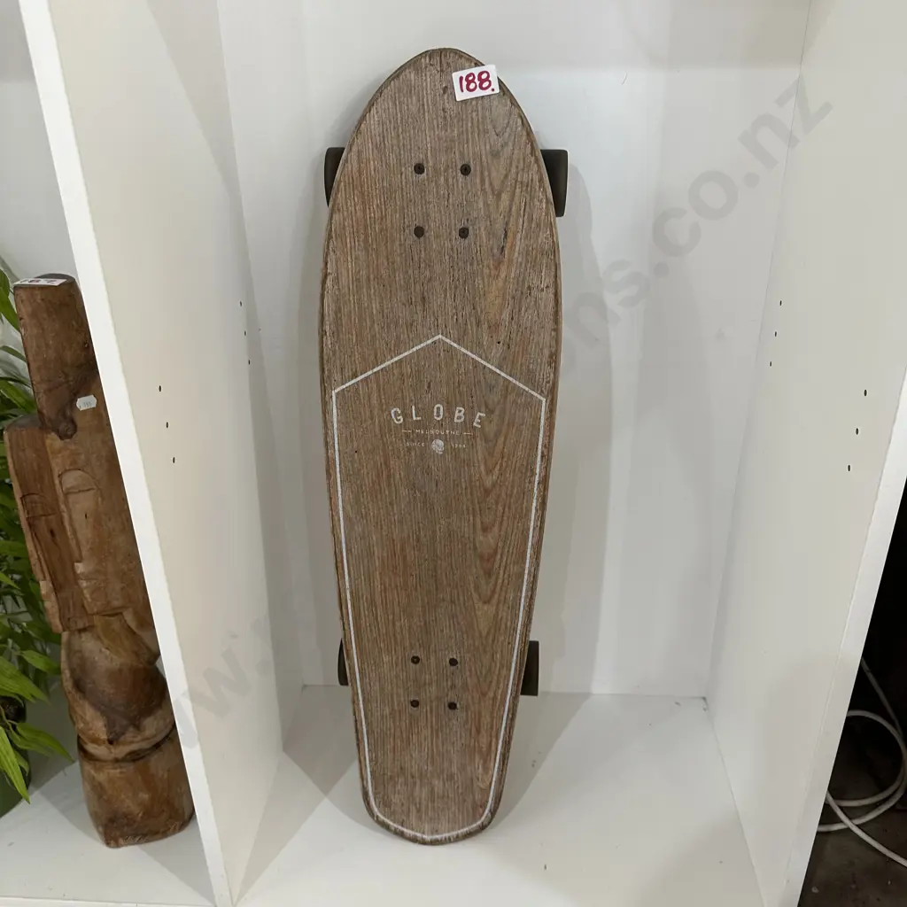 Globe skateboard Image 1++