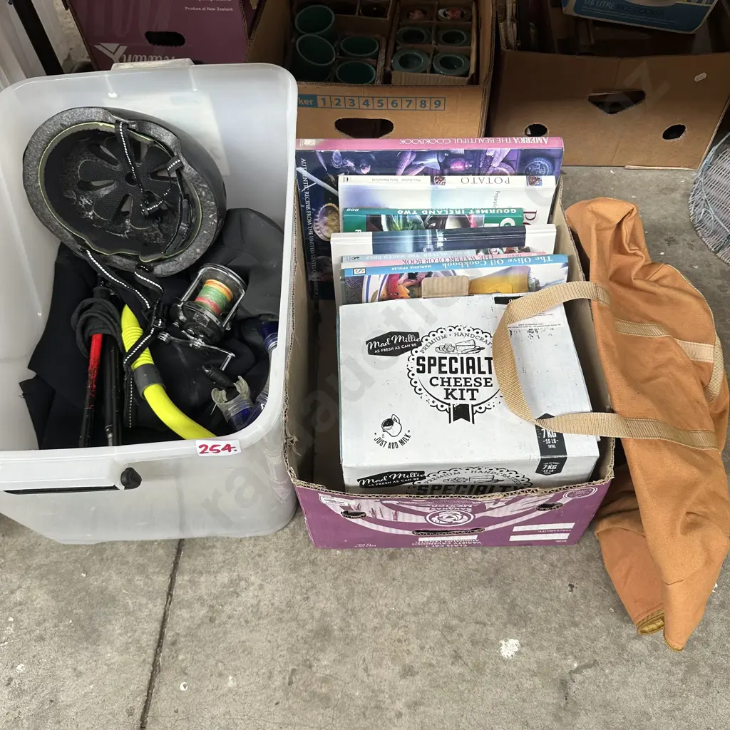 2 box large wetsuit, cheese kit etc Image 1++