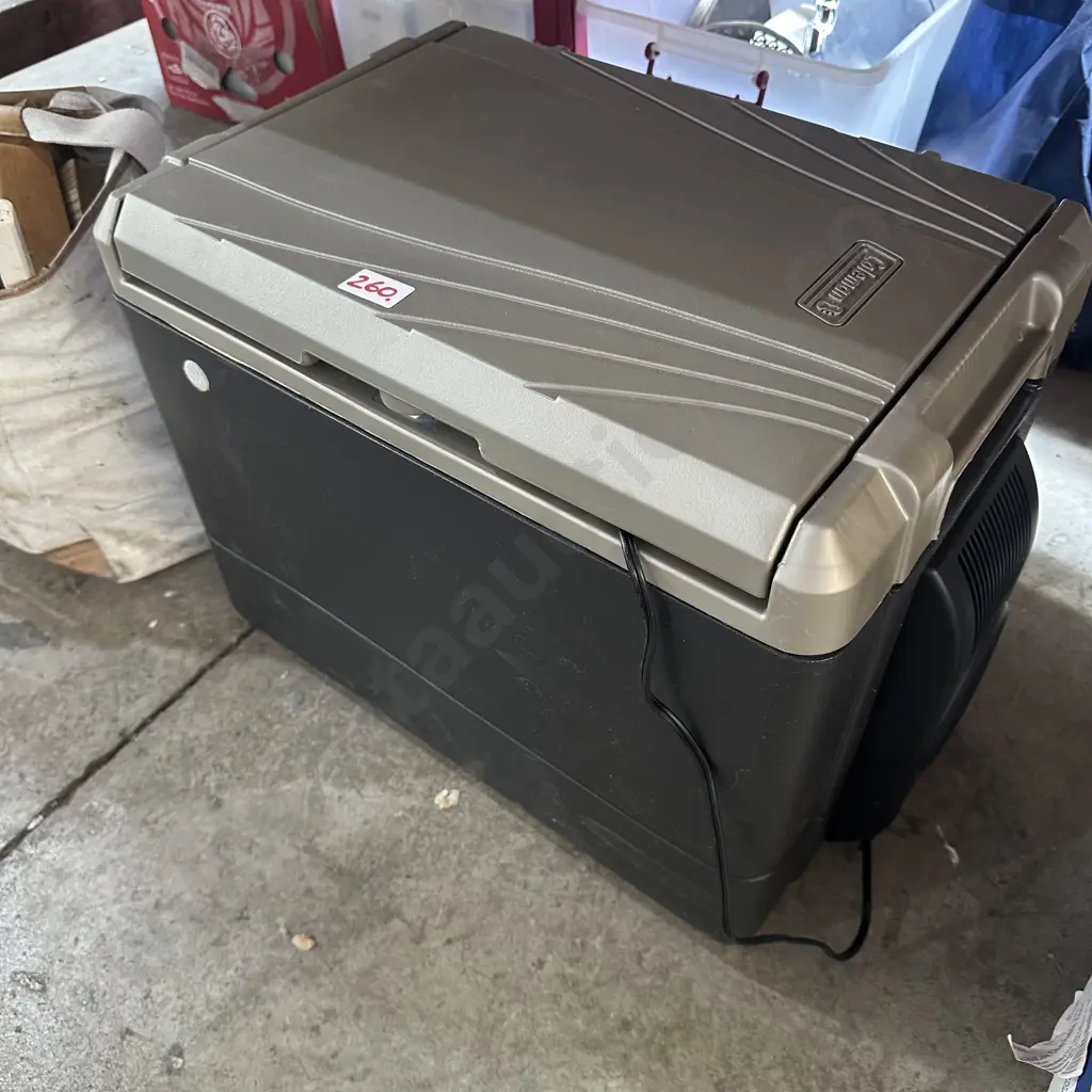 electric / 12v Coleman esky Image 1++