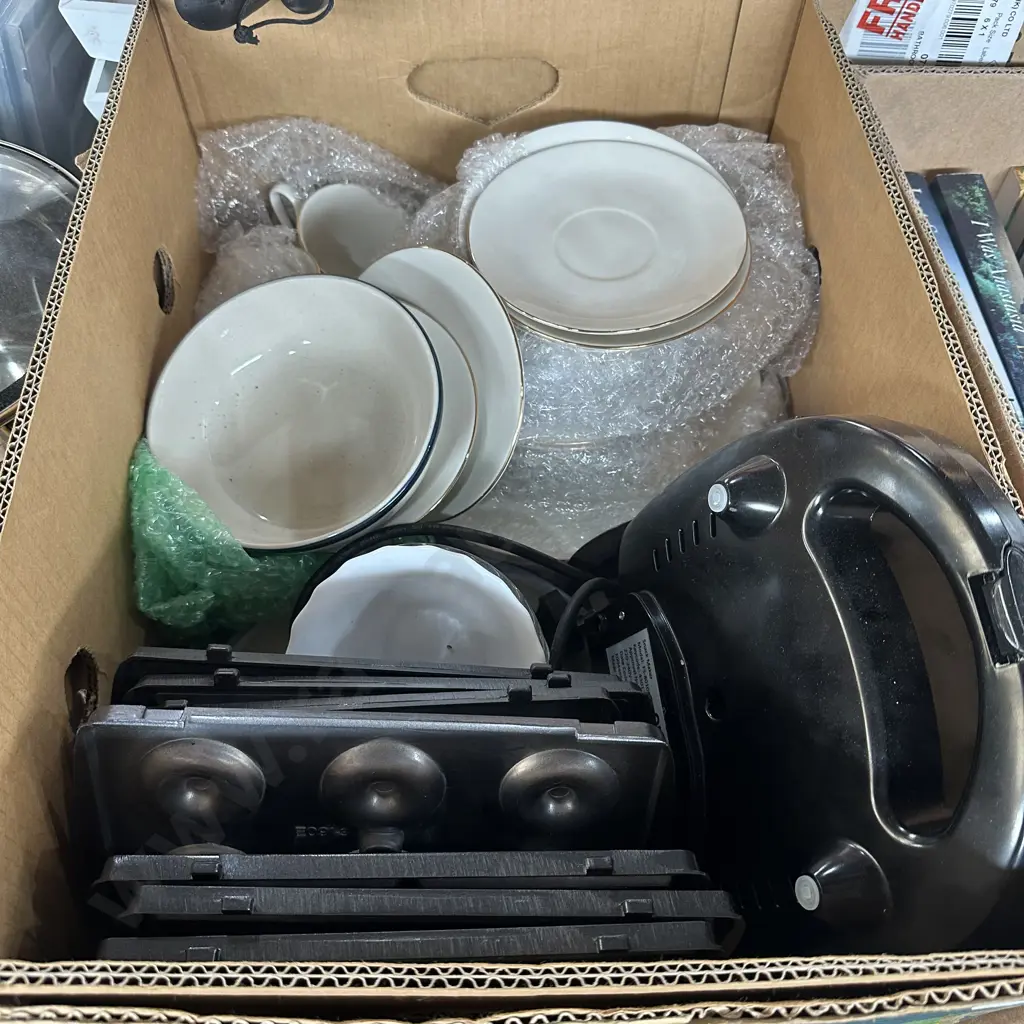 crockery and snack maker Image 1++
