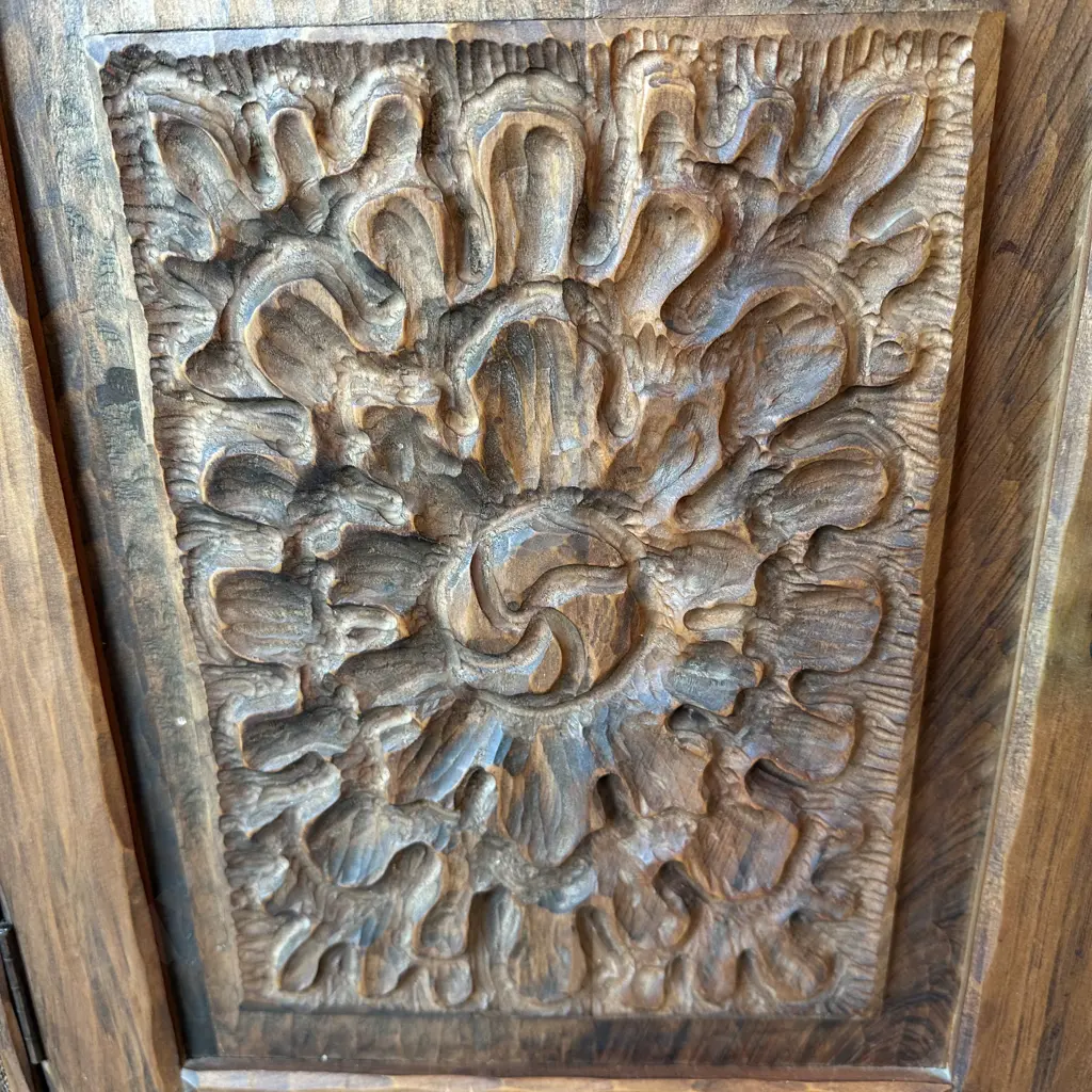 Hand carved sideboard by Tony Greaves woodcarver & sculptor 2000 x 450 x 800 Image 1++