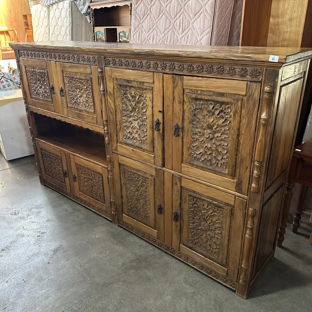 Hand carved drinks cabinet by Tony Greaves woodcarver & sculptor 2400 x 500 x 1450 Image 1++