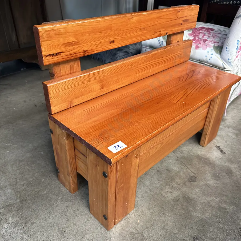 Kids Pine storage seat Image 1++
