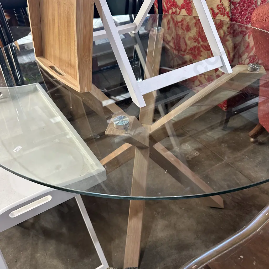 Glass top dining table Image 1++