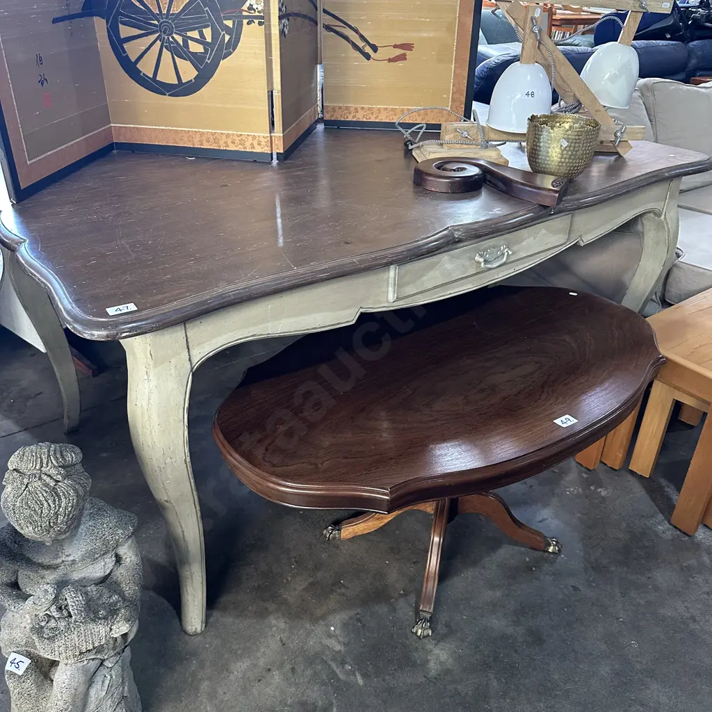Chic dining table with 2 drawers Image 1++
