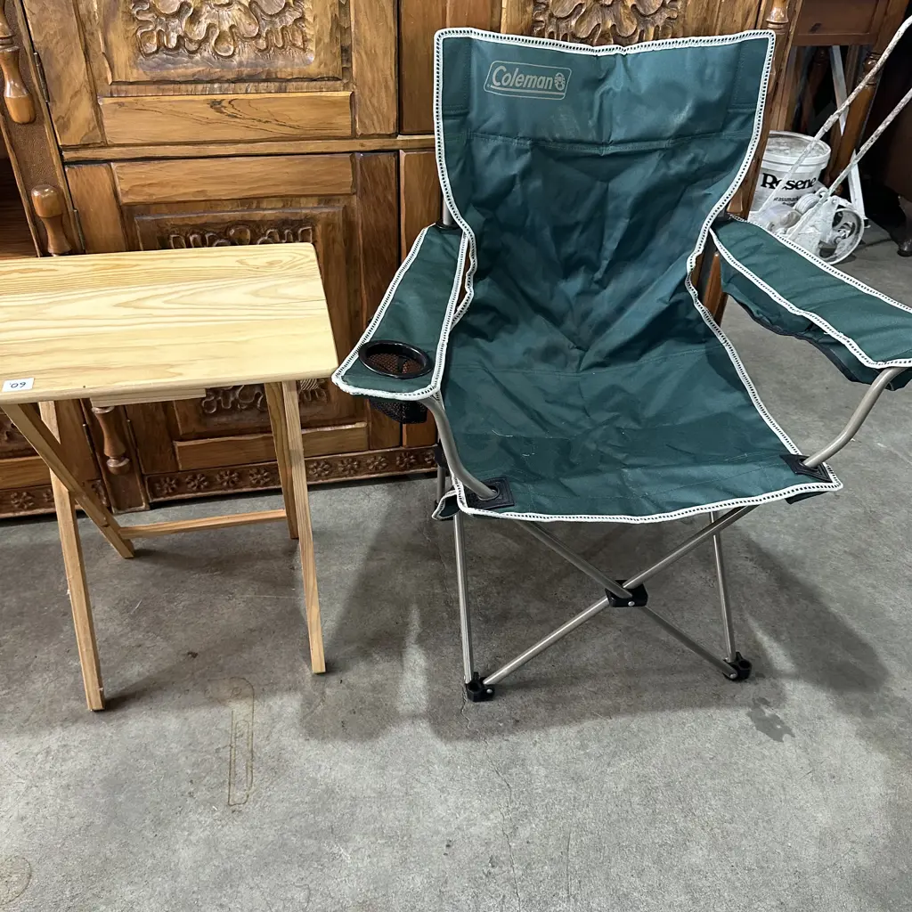 Coleman camping chair and side table Image 1++