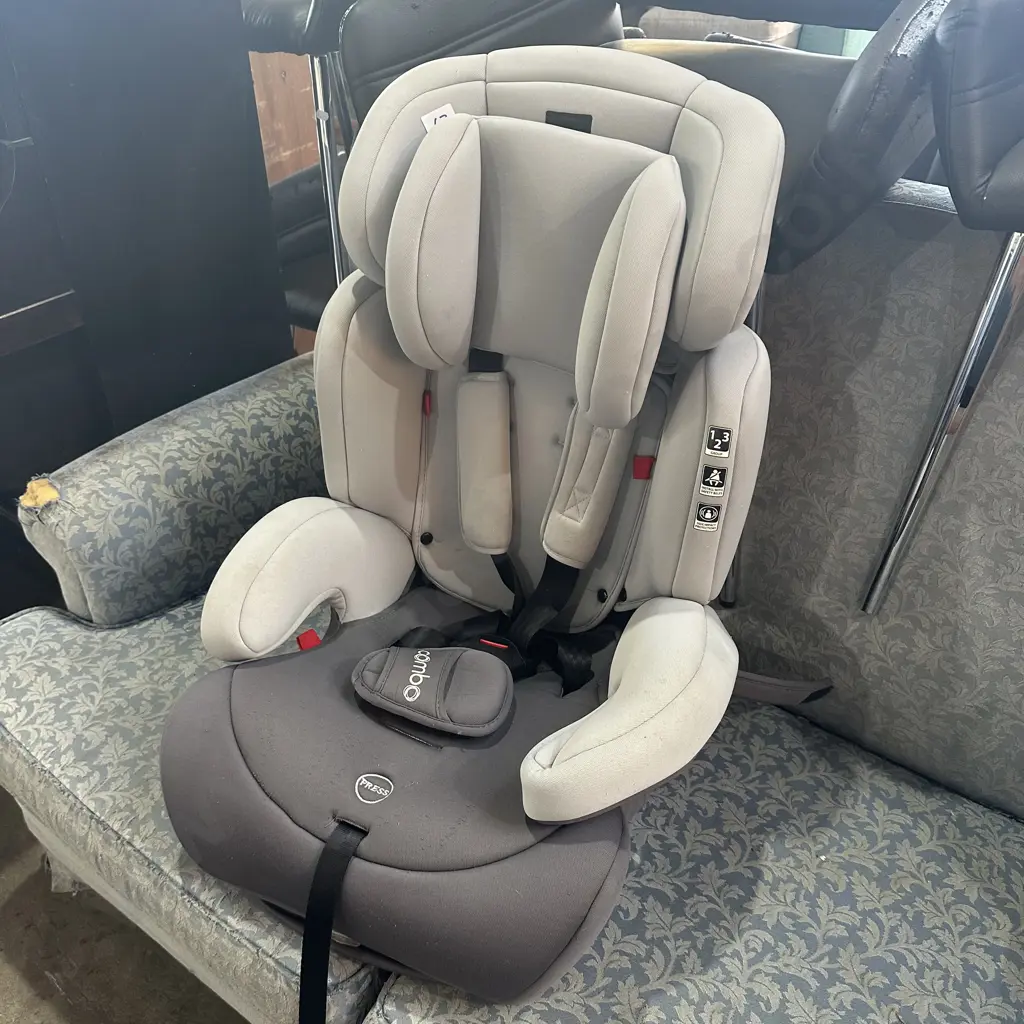 Kiddy car seat Image 1++