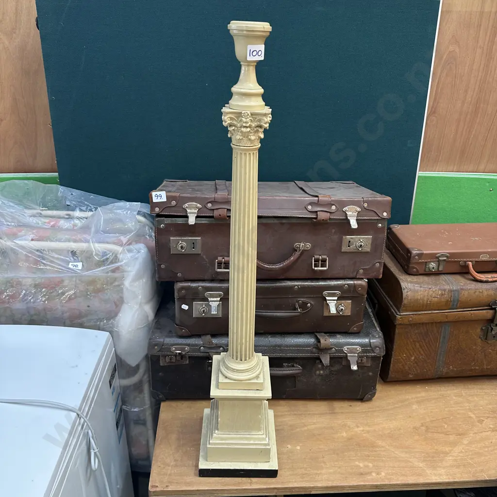 wooden column lamp Image 1++