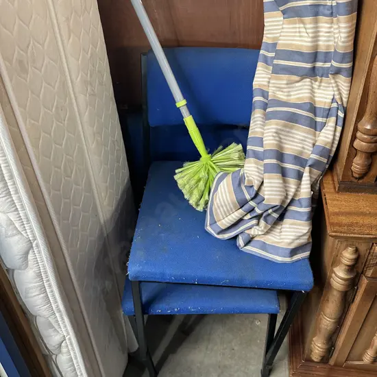 Pr chairs, brush and blind